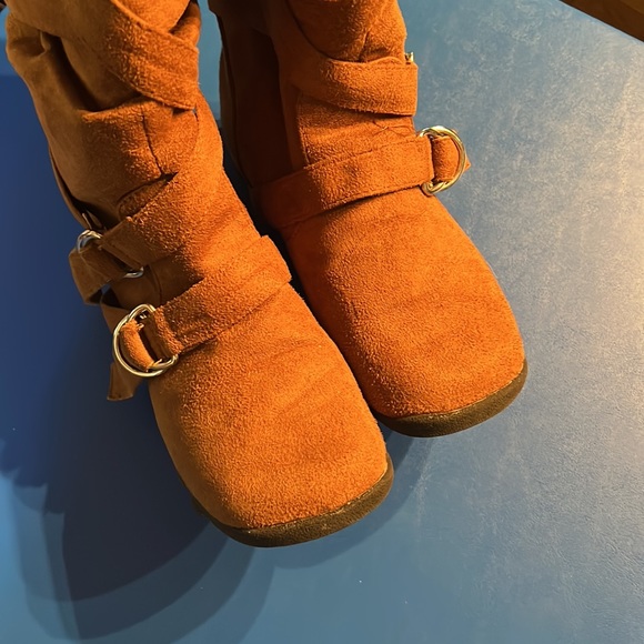 Tan Suede Slouchy Boots 7/8 - Picture 6 of 9